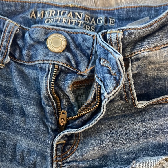 American Eagle Super Stretch Jean Shortie - Picture 4 of 5